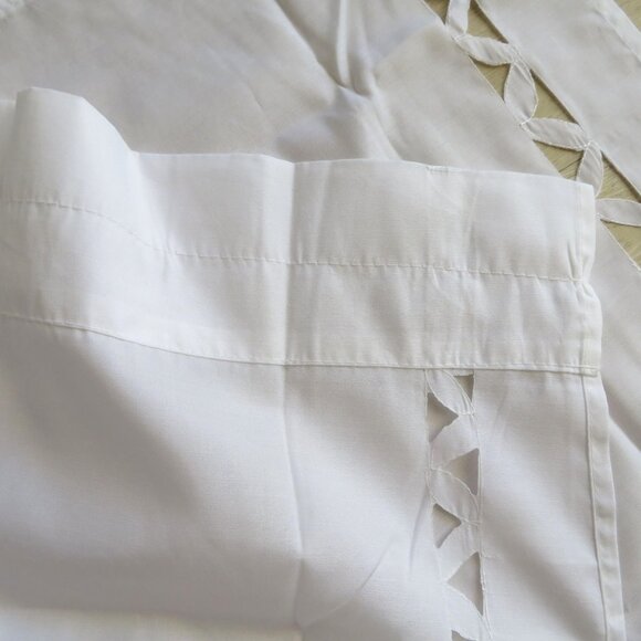 Pair of 2 Curtain Panels White Lattice Edge 29" w x 24" L New Open Package - Picture 5 of 7